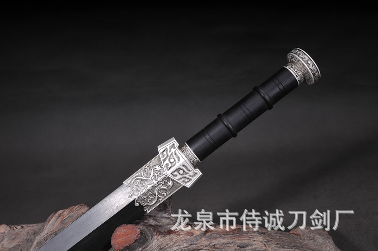 Town House Sword Medium Eight-Sided Han Sword – detail shot