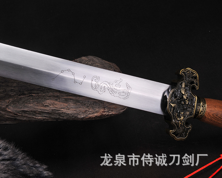 Traditional Han Sword, Little Dragon and Phoenix Sword – more detail